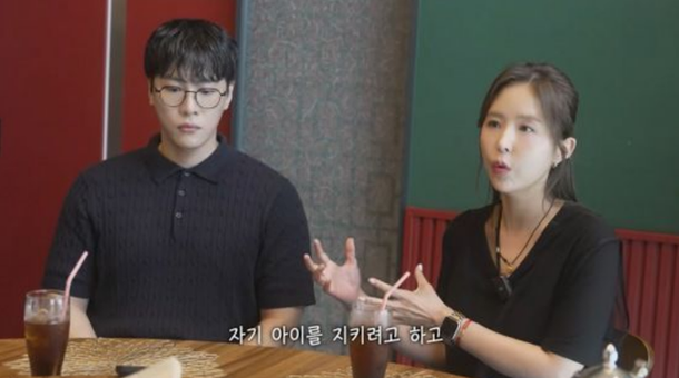 신지 문원 결혼 소식, 이혼·딸 고백까지… 대중의 반응은? 4 신지와 문원의 첫 만남과 결혼 발표