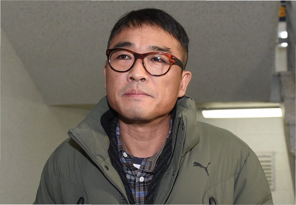 6년 만의 컴백 김건모 콘서트 소식 들려오네요! 4 6년 만의 컴백 김건모 콘서트 소식 들려오네요!