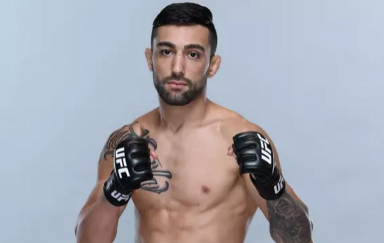 UFC 파이터 수만 모크타리안, 비극적 총격 사건으로 세상 떠나다 3 UFC 파이터 수만 모크타리안, 비극적 총격 사건으로 세상 떠나다