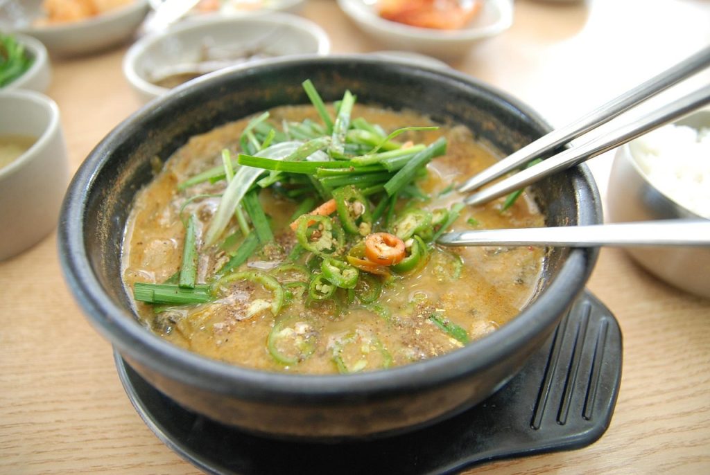 찬 이슬이 맺히는 계절, 한로 완벽 정리! 풍습·음식·건강관리