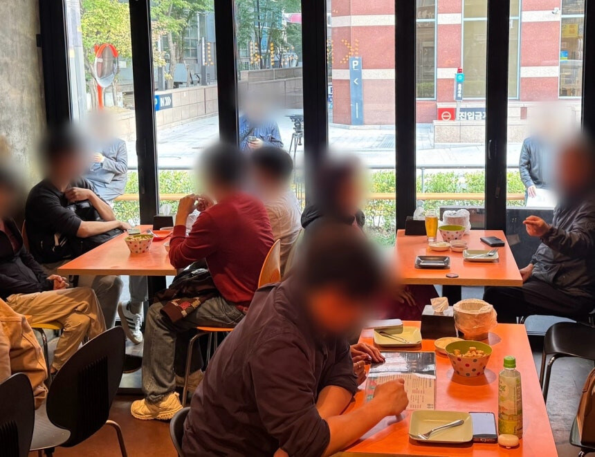 대박 기운 듬뿍! 젠슨 황 ‘치맥 회동’ 성지 깐부치킨