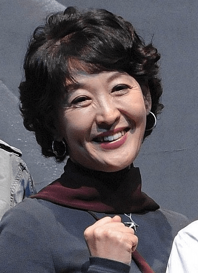 윤석화 별세, 뇌종양 투병 끝에 영면… 연극계의 별이 지다