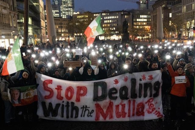 이란 시위 폭발, 경제 붕괴와 체제 불만이 부른 피의 2주