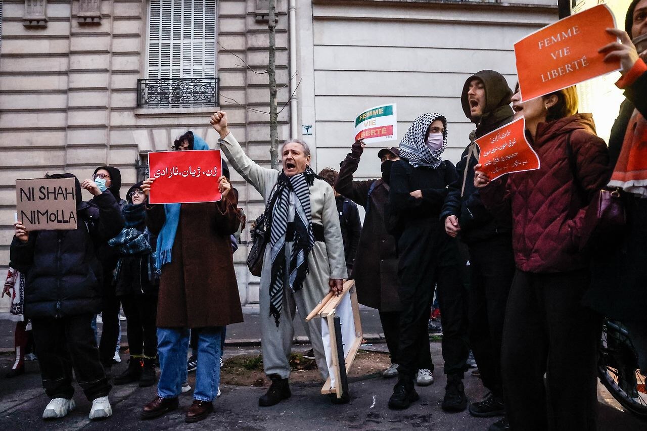 이란 시위 폭발, 경제 붕괴와 체제 불만이 부른 피의 2주