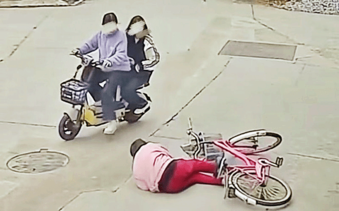 선의는 왜 처벌받는가? 중국 여중생 손해배상 사건의 진실 4 사회경제 자전거타다 쓰러진 할머니1