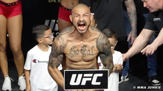 컵 스완슨 은퇴 경기 UFC 327 네이트 랜드웨어 경기 분석 및 관전 포인트