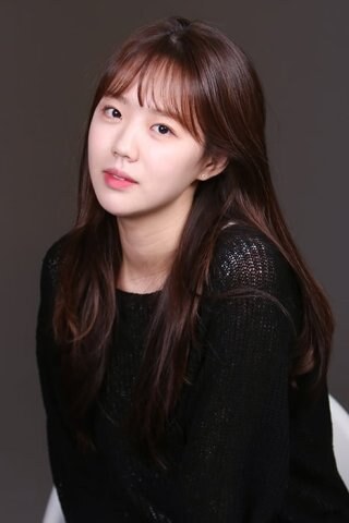지예은 바타 열애 인정 교회 인연에서 연인으로 발전…동갑내기 커플 탄생