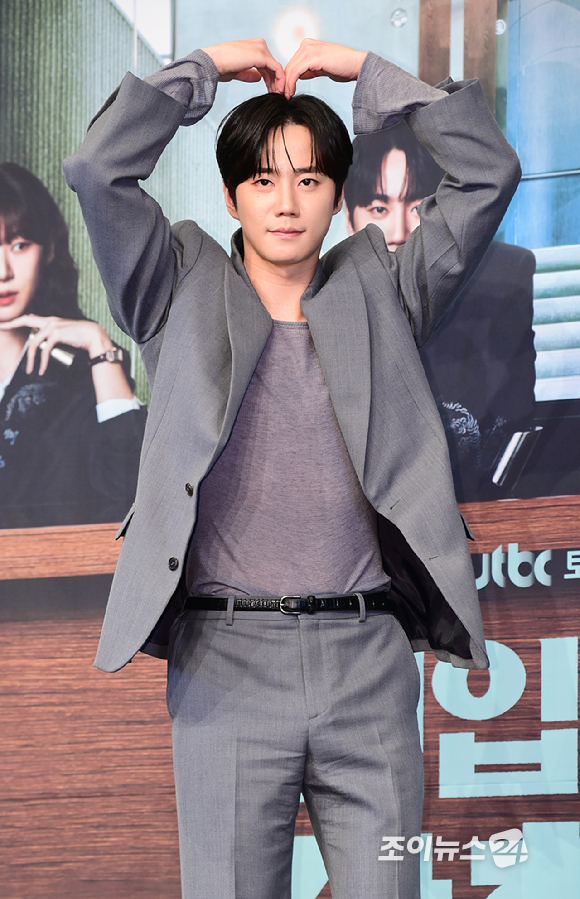 1. 이준영의 1인2역, 20대 몸에 담긴 70대 회장의 카리스마