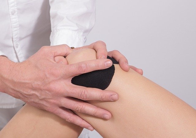 무릎 통증에 좋은 음식! 이것 매일 먹으면 통증 완화에 도움 된다. 1 무릎-통증-음식