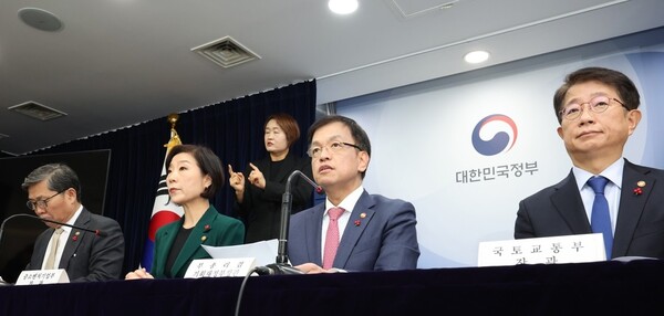 대한민국의 2024년 경제정책방향 (feat. 윤석열 정부의 계획) 1 대한민국의 2024년 경제정책방향 (feat. 윤석열 정부의 계획)
