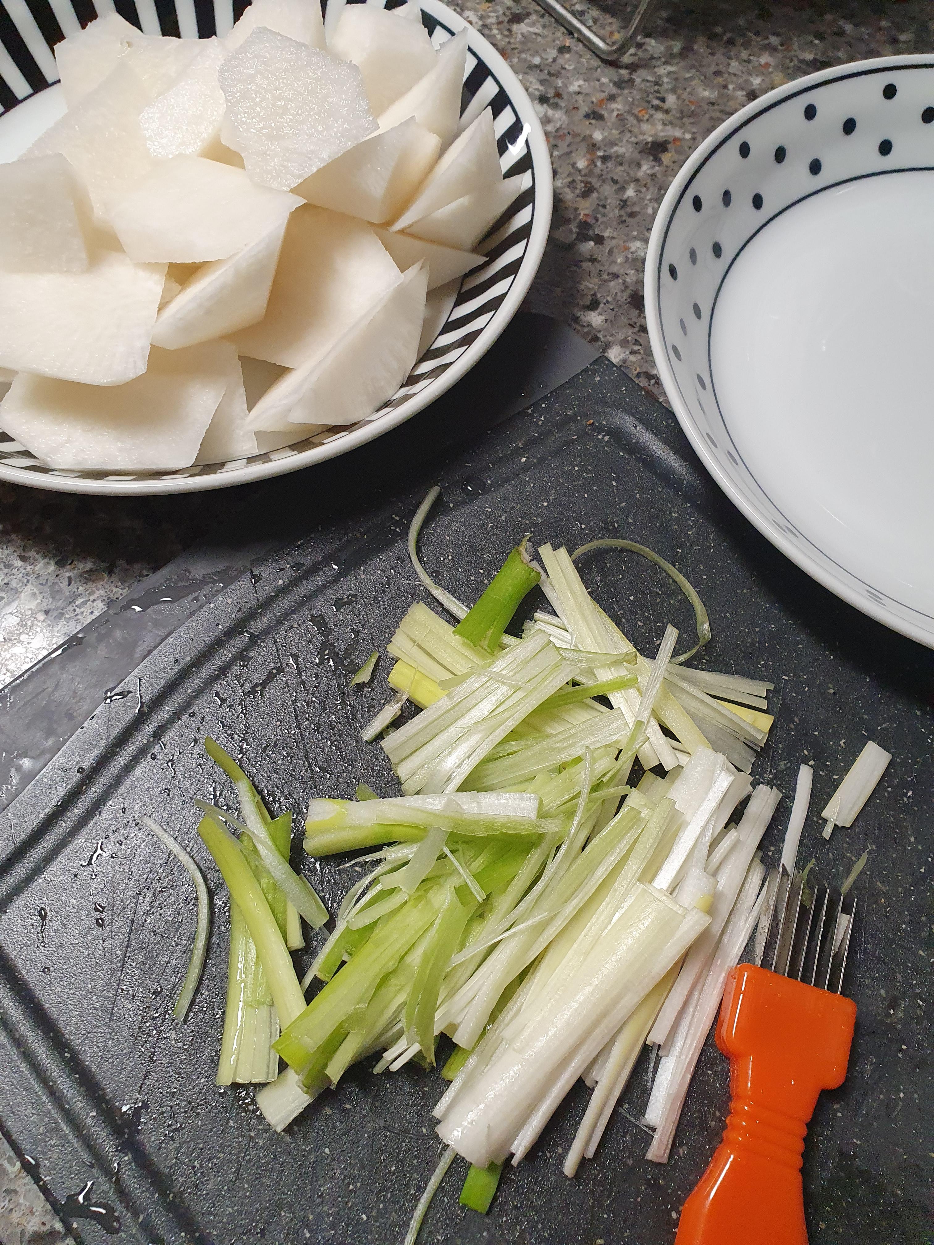 맛있는 경상도식 소고기뭇국 황금레시피 2 ywAAAAAAQABAAACAUwAOw==