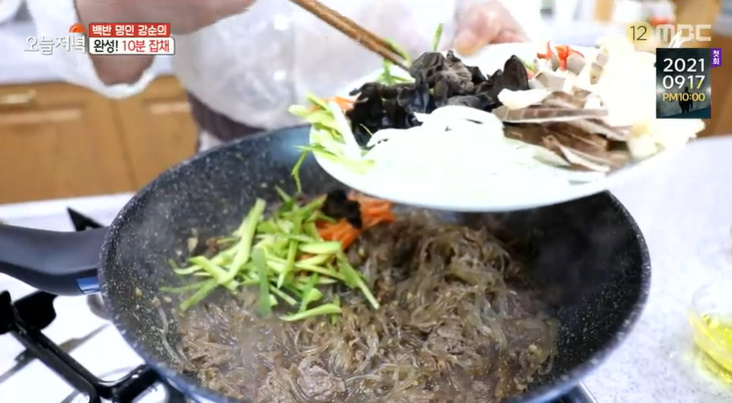 오늘저녁 10분 잡채 레시피 만드는법 - 백반 명인 강순희 추석 한상 차림 8 ywAAAAAAQABAAACAUwAOw==