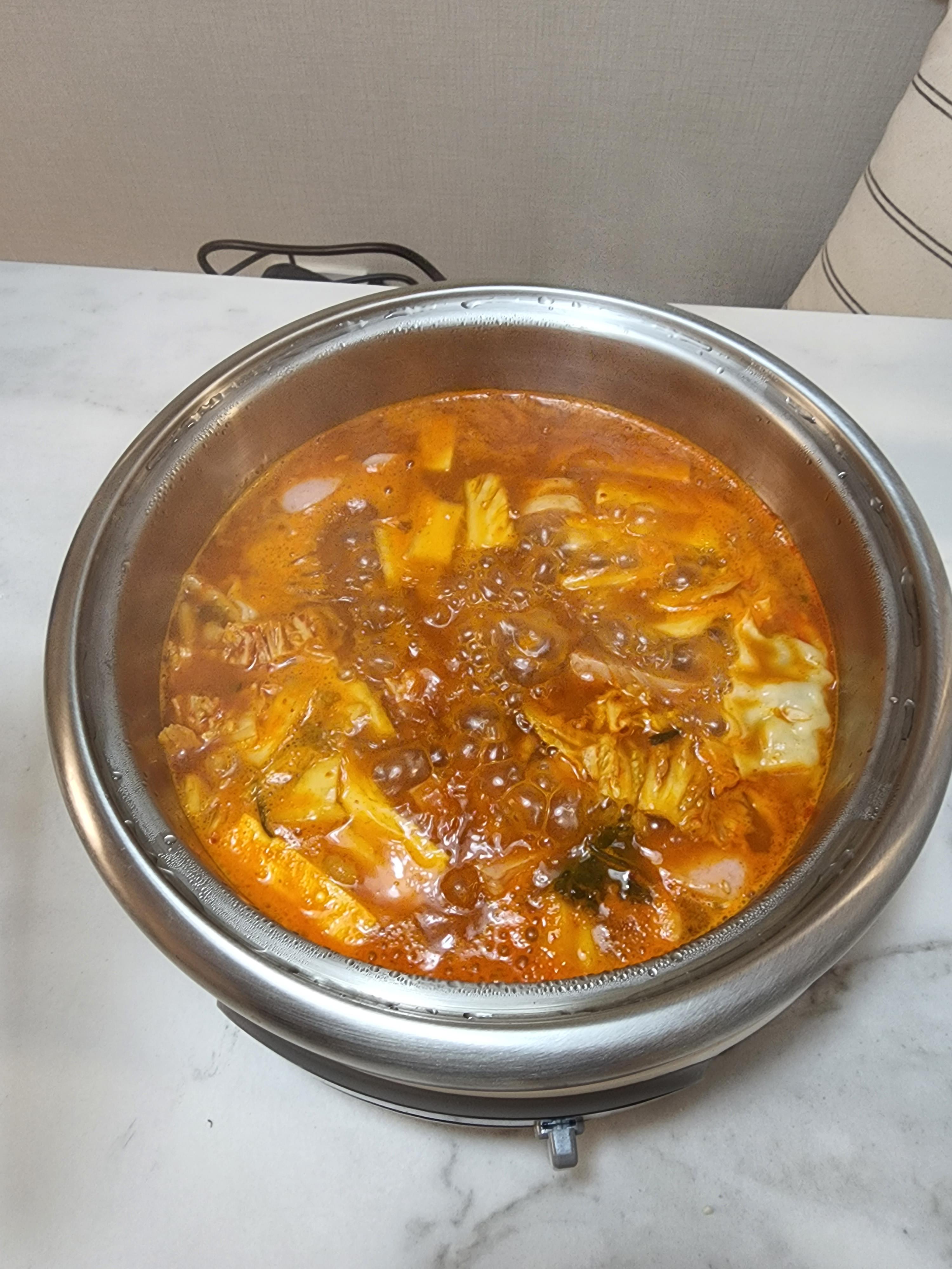 락앤락 멀티스텐쿠커와 함께 맛있는 부대찌개(다담 부대찌개 양념) 10 ywAAAAAAQABAAACAUwAOw==